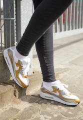 Nike Sportswear AIR MAX 90 SE Sneaker low white/metallic gold/metallic silver/black/habanero red AIR MAX 90 SE Низкие кроссовки женские белый/золотой металлик/серебристый металлик/черный/красный хабанеро