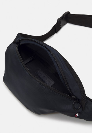 Tommy Hilfiger SKYLINE Bum bag space blue SKYLINE Сумка на пояс космический синий