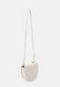 Tommy Hilfiger CHIC SADDLE BAG Across body bag weathered white CHIC SADDLE BAG Сумка через плечо выветрившийся белый