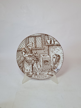 Декоративная тарелка винтажная Johann Seltmann Vohenstrauß Bavaria, фарфор с рисунком в коричневых тонах, 24 x 2,5 см, Германия, 1989г.