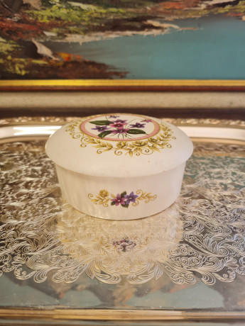 Шкатулка круглая винтажная Swanage Purbeck Ceramics, керамика с ярким цветочным рисунком, ручная работа, 11 x 4,5 см, Англия, 1960-70гг.