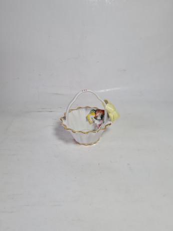 Конфетница винтажная Porfin / Cluj-Napoca, с цветами и объемным бантом, керамика, 10 x 9 см, Германия, 1960-1970гг.