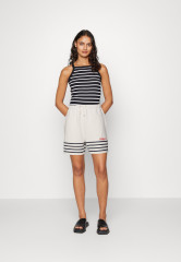 Tommy Hilfiger Shorts breton white/desert sky шорты бретонский белый/небо пустыни