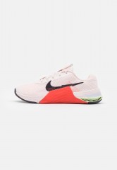 Nike Performance METCON 7 Sneaker low light soft pink/cave purple/magic ember/lime ice/iris whisper METCON 7 кроссовки женские низкие светло-розовый/пещерный фиолетовый/магический уголь/лаймовый лед/ирисовый шепот