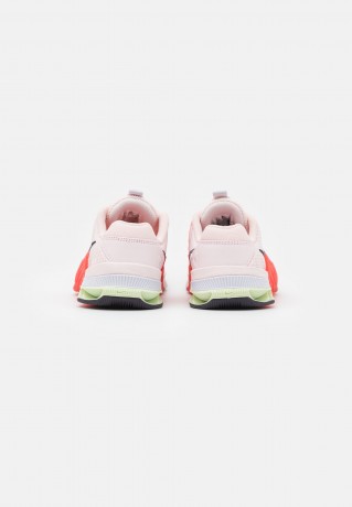 Nike Performance METCON 7 Sneaker low light soft pink/cave purple/magic ember/lime ice/iris whisper METCON 7 кроссовки женские низкие светло-розовый/пещерный фиолетовый/магический уголь/лаймовый лед/ирисовый шепот