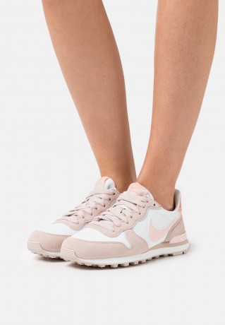 Nike Sportswear INTERNATIONALIST  Sneaker low summit white INTERNATIONALIST Низкие кроссовки женские вершина белая