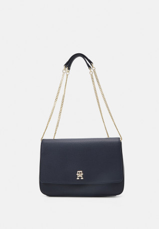 Tommy Hilfiger TIMELESS FLAP CROSSOVER Across body bag space blue TIMELESS FLAP CROSSOVER Сумка через плечо космический синий