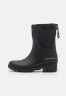 Tommy Hilfiger ANKLE RAINBOOT WITH MONOGRAM Wellies black ДОЖДЕВЫЕ БОТИНКИ С МОНОГРАММОЙ Резиновые сапоги черный