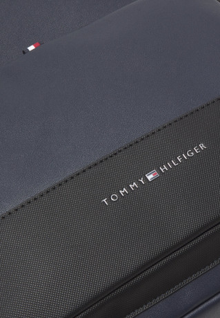 Tommy Hilfiger ESSENTIAL BACKPACK UNISEX Rucksack Space Blue ESSENTIAL BACKPACK UNISEX Рюкзак КосмосСиний