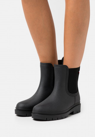 Tommy Hilfiger MATT ANKLE RAINBOOT WITH ELASTIC Wellies black МАТОВЫЕ ДОЖДЕВЫЕ БОТИНКИ С ЭЛАСТИЧКОМ Резиновые сапоги черный