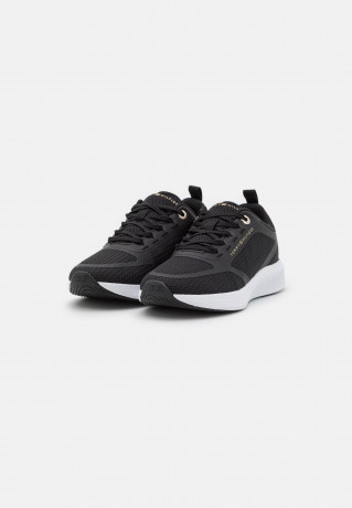Tommy Hilfiger ACTIVE TRAINER Trainers black АКТИВНЫЙ ТРЕНЕР Тренеры черный