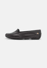 Tommy Hilfiger ESSENTIAL CHIC MOCASSIN Moccasins black ESSENTIAL CHIC MOCASSIN Мокасины черный
