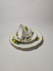 Reihnpfalz Hartporzellan Винтажное чайное трио &quot;Желтые розы с темно-зелеными листьями&quot; с позолоченным ободком, Германия 1960-70гг.