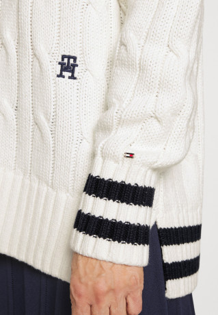Tommy Hilfiger VARSITY CABLE Jumper ecru VARSITY CABLE перемычки экрю