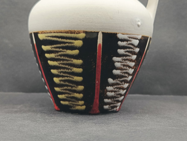 Кувшин винтажный Eckhardt Keramik с черно-красным основанием, керамика, 19 см, Германия, 1970-80гг.