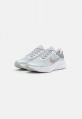 Nike Performance WINFLO 8 PRM Sneaker low grey fog/barely rose/pale coral/metallic pewter/pink oxford/white WINFLO 8 PRM кроссовки женские низкие серо-туманный/бледно-розовый/бледно-коралловый/металлик оловянный/розовый оксфорд/белый