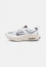 Nike Sportswear AIR MAX BLISS Sneaker low wolf grey/med ash/summit white/orewood brown/pilgrim/metallic silver AIR MAX BLISS Низкие кроссовки женские wolf grey/med ash/summit white/orewood brown/пилигрим/серебристый металлик