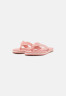 Tommy Hilfiger T-bar sandals soothing pink сандалии с Т-образной перемычкой успокаивающий розовый