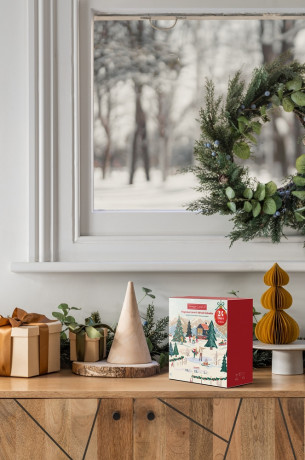 Yankee Candle Christmas Collection Advent Book Adventskalender 2026, Адвент-календарь 2026 Yankee Candle с 24 свечами и подсвечником