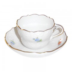 Meissen Meissen  'Neuer Ausschnitt - Gestreute Blumchen mit Goldrand' Mocca-/Espressotasse 2-tlg. Meissen &quot;New Cut - Scattered Flowers with Gold Rand&quot; Чашка для мокко/эспрессо, 2 предм.