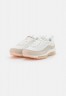 Nike Sportswear W AIR MAX 97 C/O Sneaker low summit white/metallic summit white/light orewood brown/lightt arctic pink W AIR MAX 97 C/O кроссовки женские низкие вершина белая/металлик вершина белая/светло-коричневый рудный/светло-арктический розовый