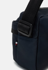 Tommy Hilfiger SKYLINE CAMERA BAG UNISEX Across body bag space blue SKYLINE CAMERA BAG UNISEX Сумка через плечо космический синий