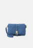 Tommy Hilfiger FLOW FLAP CROSSOVER Across body bag blue coast FLOW FLAP CROSSOVER — Сумка через плечо голубое побережье