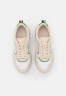 Tommy Hilfiger SPORTY RUNNER Trainers sugarcane SPORTY RUNNER Кроссовки сахарный тростник