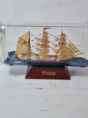 Бутылка стеклянная винтажная с моделью парусника внутри, стекло, дерево, 18 х 11 см, Германия, 1960-70гг.