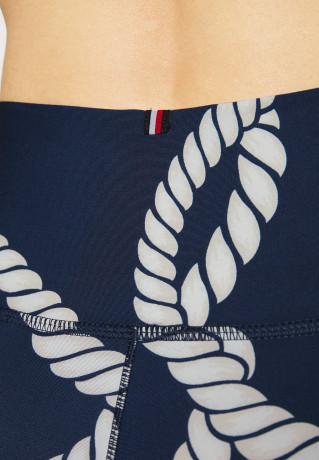 Tommy Hilfiger ROPE FITTED SHORT Leggings navy ROPE FITTED SHORT леггинсы военно-морской