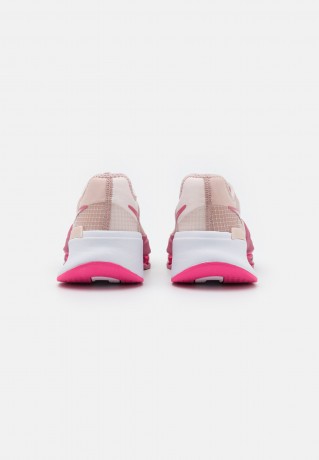 Nike Performance W AIR ZOOM SUPERREP 3 Sneaker low pink oxford/lt soft pink/pinksicle/black W AIR ZOOM SUPERREP 3 Низкие кроссовки женские розовый оксфорд/мягко-розовый/розовый/черный