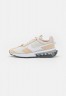 Nike Sportswear W AIR MAX PRE DAY NN Sneaker low light bone/white sanddrift/iron grey/metallic silver W AIR MAX PRE DAY NN Низкие кроссовки женские светлая кость/белый песок/серый металлик/серебристый металлик