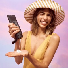 Luna Bronze Glow. Gradual Tanning Moisturiser  светиться Увлажняющий крем постепенного загара