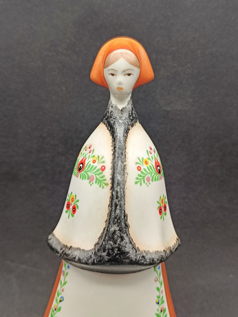 Статуэтка винтажная Aquincum "Венгерская женщина в национальном костюме", Будапешт, ручная роспись, фарфор, 20 х 10 см, Венгрия, 1950-60гг.