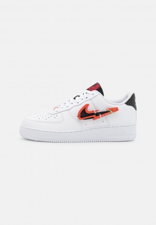 Nike Sportswear AIR FORCE 1 #x27;07 PRM UNISEX Sneaker low white/black/pomegranate/habanero red AIR FORCE 1 #x27;07 PRM UNISEX Низкие кроссовки женские белый/черный/гранат/красный хабанеро