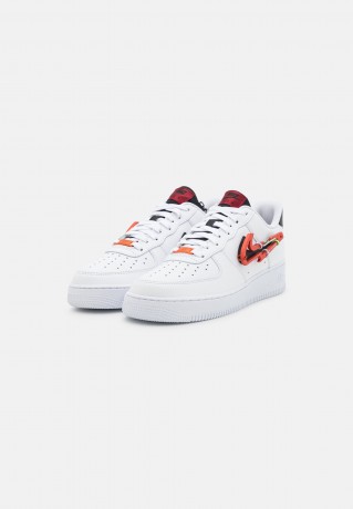 Nike Sportswear AIR FORCE 1 #x27;07 PRM UNISEX Sneaker low white/black/pomegranate/habanero red AIR FORCE 1 #x27;07 PRM UNISEX Низкие кроссовки женские белый/черный/гранат/красный хабанеро