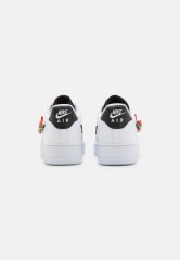 Nike Sportswear AIR FORCE 1 #x27;07 PRM UNISEX Sneaker low white/black/pomegranate/habanero red AIR FORCE 1 #x27;07 PRM UNISEX Низкие кроссовки женские белый/черный/гранат/красный хабанеро