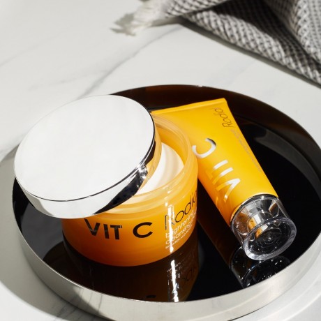 Rodial Vit C Papaya Enzyme Scrub Vit C Скраб с ферментами папайи