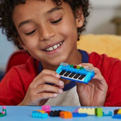 LEGO LEGO Classics 11001 LEGO Bausteine - Erster Bauspass LEGO Classics 11001 LEGO Bricks — первое увлекательное строительство