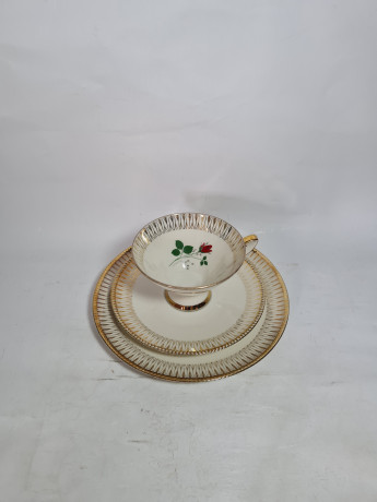 Чайное трио винтажное Winterling Roslau Bavaria "Алая роза" с золотым орнаментом, фарфор, Германия, 1960-70гг.