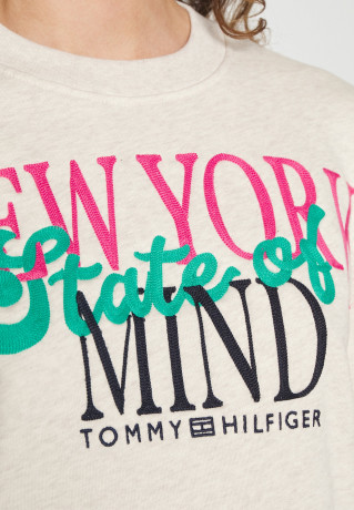 Tommy Hilfiger SLOGAN PUFF Sweatshirt white dove heather SLOGAN PUFF Толстовка белый голубь вереск