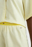Tommy Hilfiger ITHACA STRIPE SHORT SET Pyjamas ithaca   vivid yellow КОРОТКИЙ КОМПЛЕКТ В ПОЛОСКУ ITHACA пижама Итака ярко-желтый
