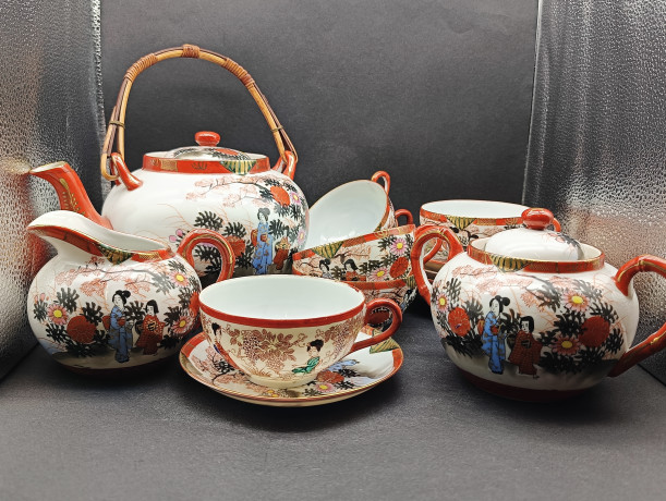 Сервиз чайный винтажный в традиционном китайском стиле "Девушки в саду", на 6 персон, фарфор, ручная роспись, Китай, 1960-70гг.