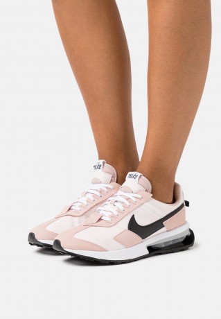 Nike Sportswear W AIR MAX PRE DAY NN Sneaker low light soft pink/black/pink oxford/metallic silver/white W AIR MAX PRE DAY NN Низкие кроссовки женские светло-розовый/черный/розовый оксфорд/серебристый металлик/белый