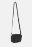 Tommy Hilfiger EMBLEM CAMERA BAG Across body bag black СУМКА ДЛЯ КАМЕРЫ EMBLEM Сумка через плечо черный