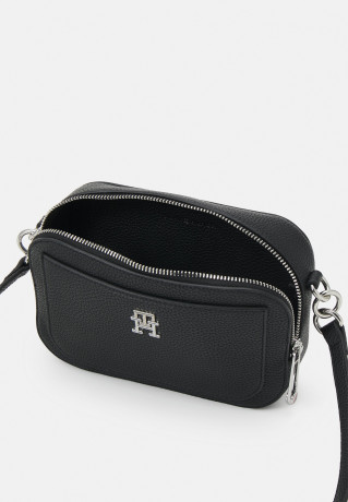 Tommy Hilfiger EMBLEM CAMERA BAG Across body bag black СУМКА ДЛЯ КАМЕРЫ EMBLEM Сумка через плечо черный
