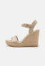 Tommy Hilfiger SEASONAL WEBBING WEDGE High heeled sandals sandalwood SEASONAL WEBBING WEDGE Босоножки на высоком каблуке сандаловое дерево
