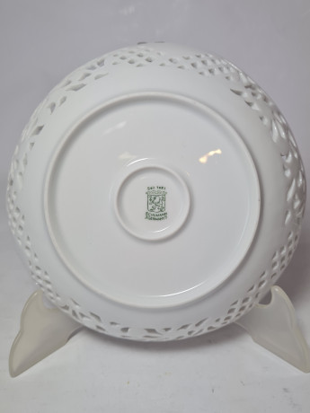 Schumann Круглое фарфоровое блюдо с ажурным краем и цветочным рисунком, 19 x 4,5 см, Германия, 1960-70гг.