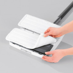 MAXXMEE MAXXMEE Akku-Wischmopp Vibrationsmopp inkl. Spruhfunktion, grau  Беспроводная швабра MAXXMEE, вибрирующая швабра с функцией распыления, серая