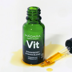 MADARA Strawberry Vitamin Blend  Клубничная витаминная смесь